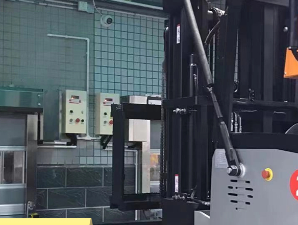 叉車運輸自動感應開關(guān)門